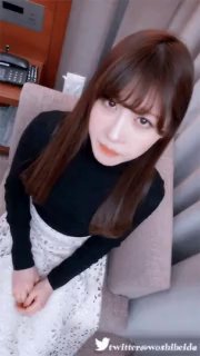 非洲裔美国少女Cecilia Lion被她的继父的巨大阴茎操了她的大屁股